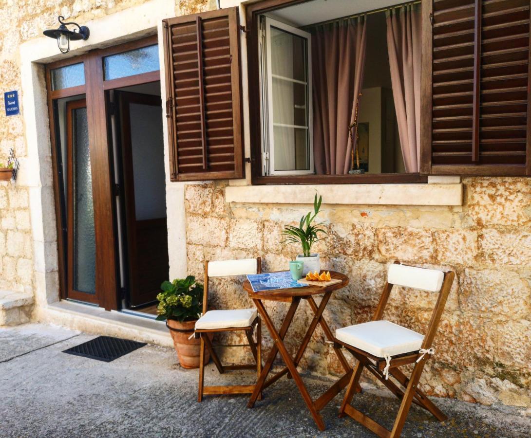 Apartman Michelangelo In The Centar Of Supetar Extérieur photo